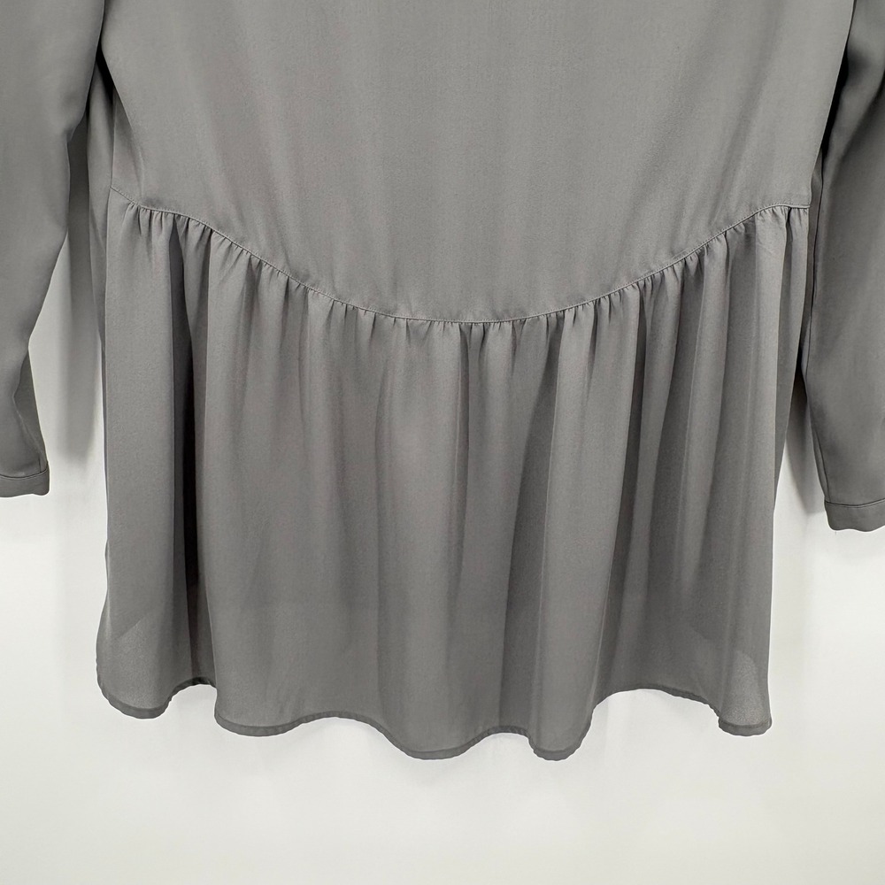 Susan Graver Womens Gray Peplum Back Button Down Blouse Size 8 Long Sleeve Top - Picture 3 of 11